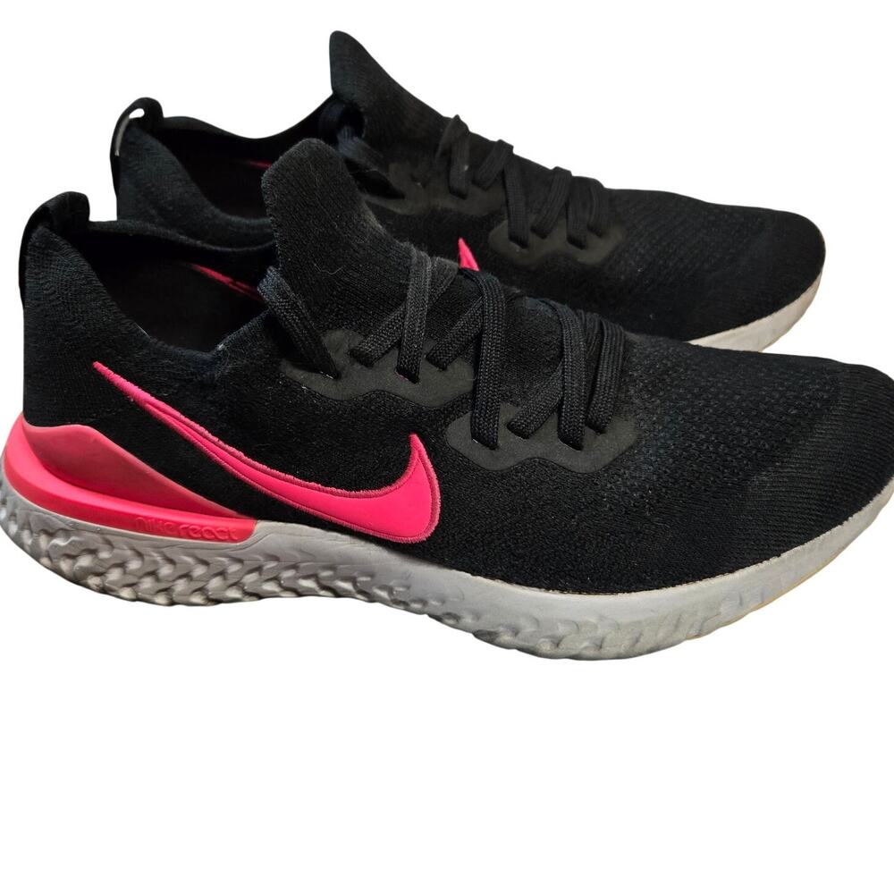 Women's 7.5 Nike Running Tennis Shoe Athletic Sneaker  7 1/2 Black